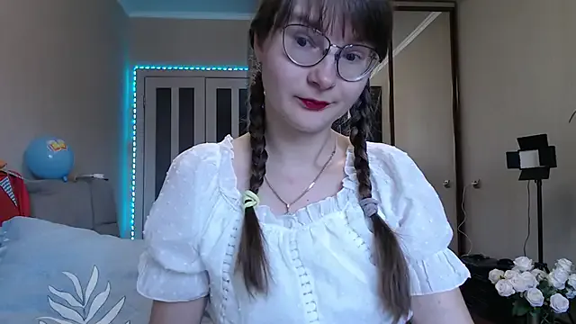 Offline KiraGoldens on StripChat