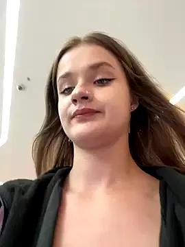 KittyQueeny from StripChat