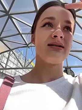 KittyQueeny from StripChat