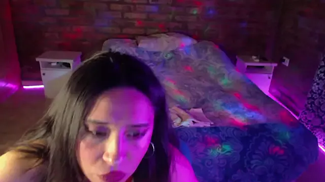 Offline KityEstrover on StripChat