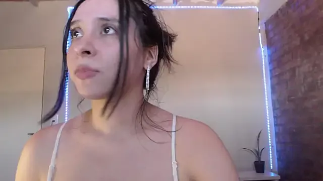 Offline KityEstrover on StripChat