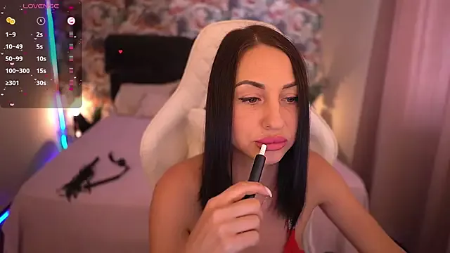 Offline KristiiMax on StripChat