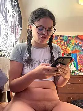 kykyloves from StripChat is Freechat