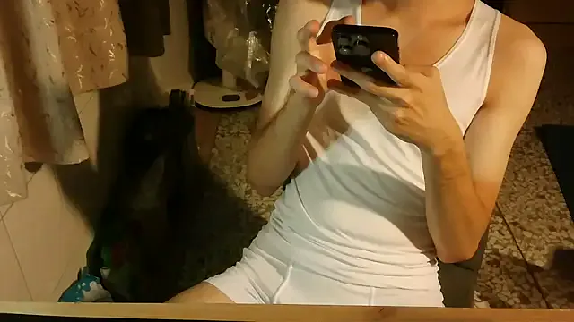 Offline KYU890428 on StripChat