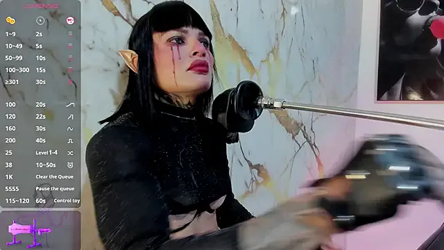 la_mazona on StripChat