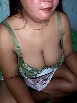 lady_rosie from StripChat is Freechat