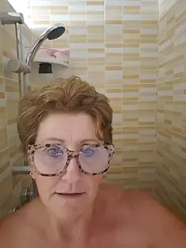 Offline LadyLuxe_xx on StripChat