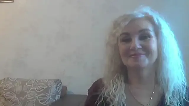 Offline LadySexyBlond on StripChat