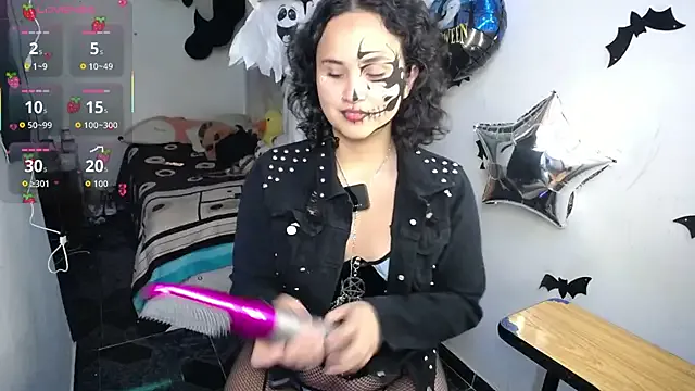 Offline Ladyswap on StripChat