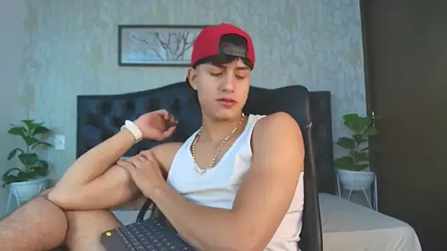 Lander_Cruz on StripChat