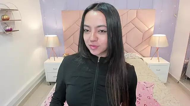 Lara_Rouss_ from StripChat