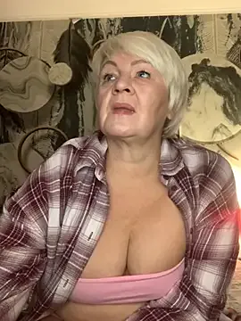 Offline Laura_Millf on StripChat