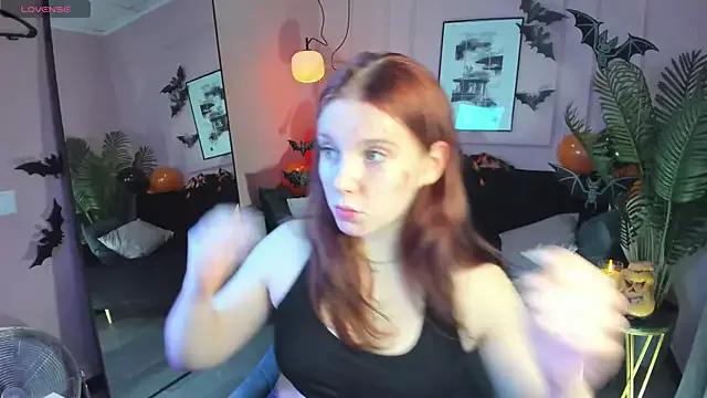 Layla_Glam from StripChat is Freechat