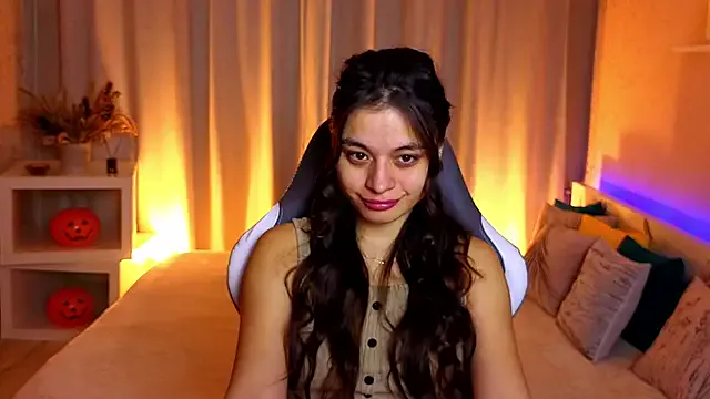 Leila_Hefner on StripChat