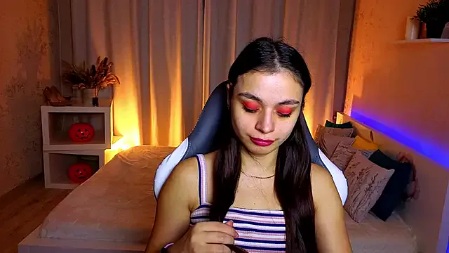 Leila_Hefner on StripChat