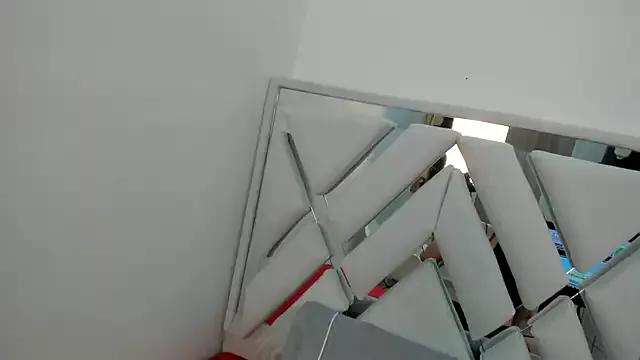 leslyylove from StripChat