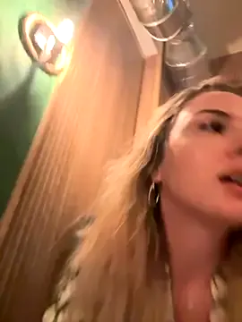 Offline LexyGold on StripChat