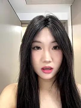 lilyxye77 from StripChat