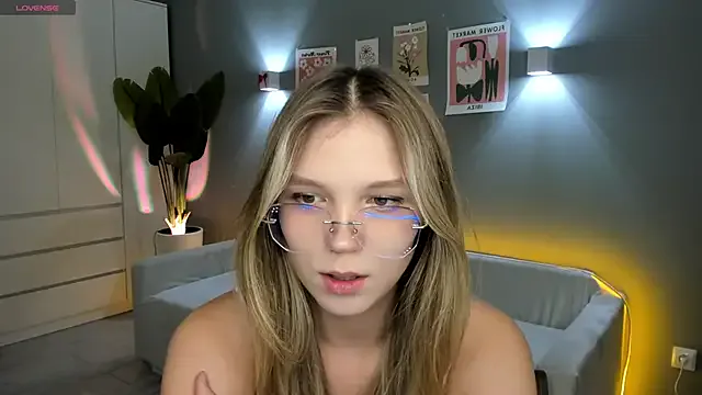Offline linakorvin on StripChat