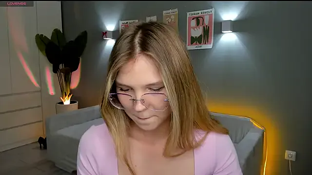 Offline linakorvin on StripChat