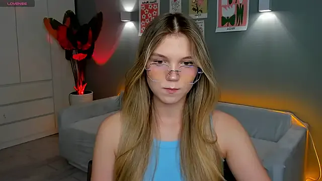 Offline linakorvin on StripChat