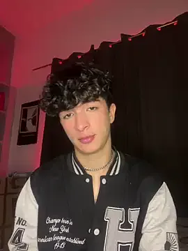 lion_cherry21 on StripChat