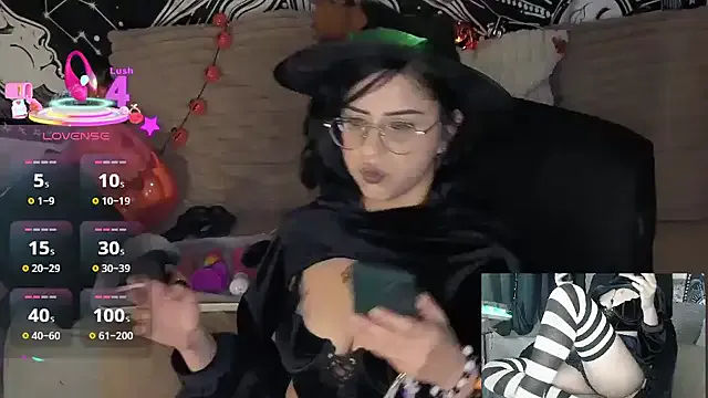 Offline LisandreLaVenale on StripChat