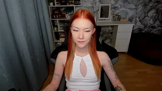 litl_Mia on StripChat