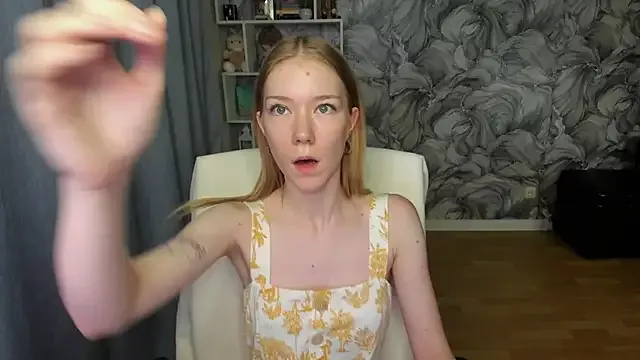 litl_Mia on StripChat