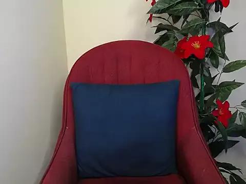 Little_queenn from StripChat