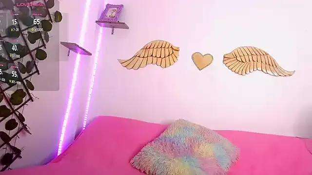 littleayshel from StripChat