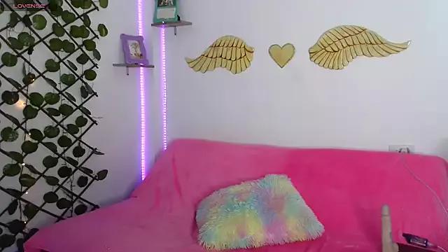 littleayshel from StripChat
