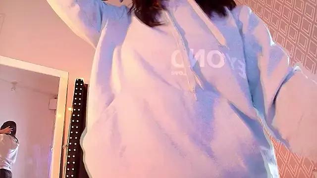 littleebluee from StripChat