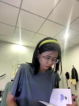 littlemiilk from StripChat