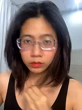 littlemiilk from StripChat