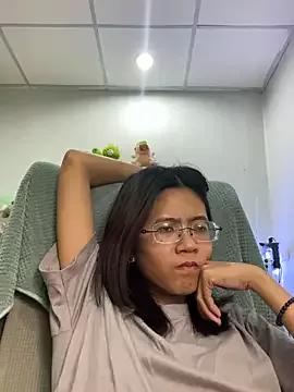 littlemiilk from StripChat