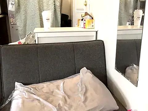 littyleesh1 from StripChat is Freechat