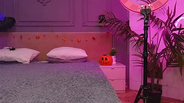 Offline Liv_Fay on StripChat