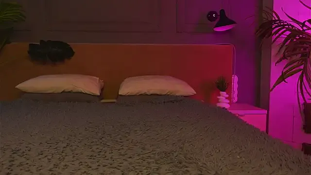 Offline Liv_Fay on StripChat