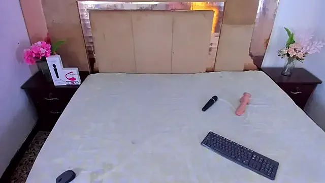 Offline LizBrook on StripChat