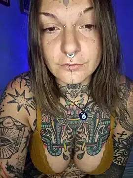 Offline lizzardqueeen on StripChat