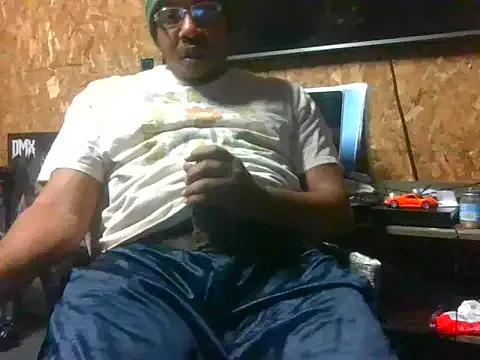 LngStrke69 from StripChat is Freechat