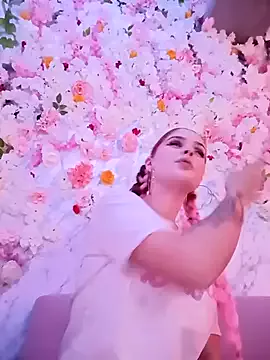 Offline LoganPeny on StripChat