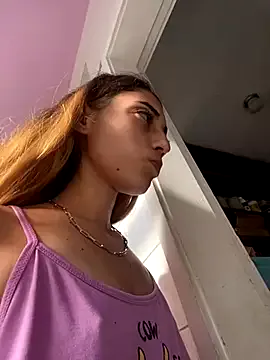 loirinhaaa on StripChat