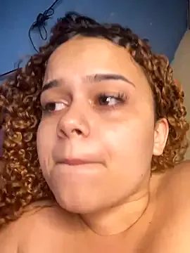 Offline Lolacavalona on StripChat