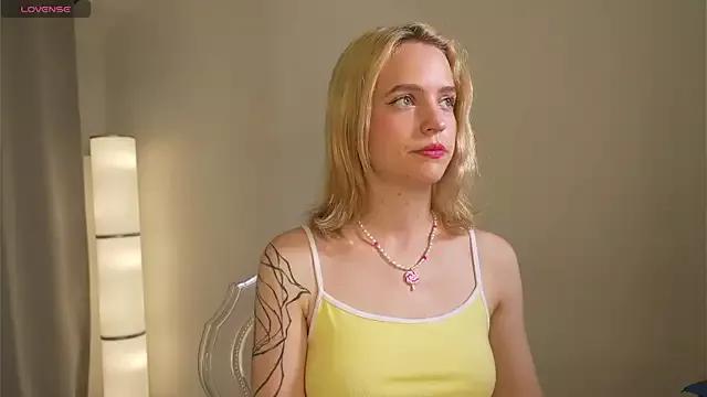 lolly_pie from StripChat