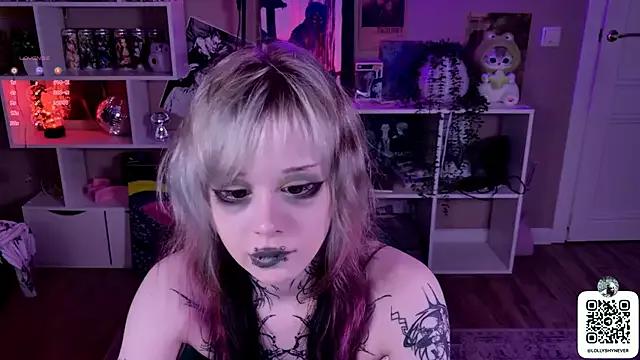 Lollyshy from StripChat