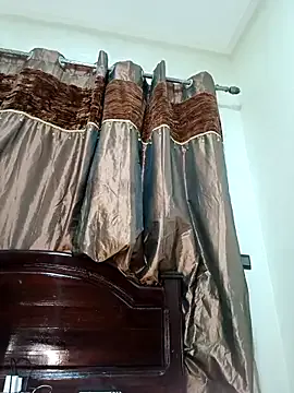 Offline Louli_ta on StripChat