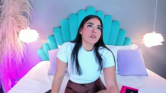 Offline LovelyEyesx on StripChat