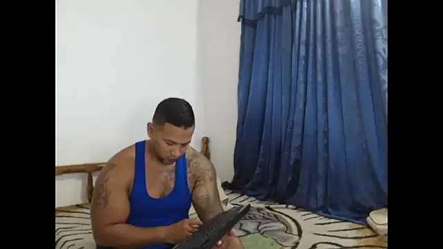 Freechat lover_1994 on StripChat